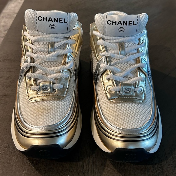 CHANEL SNEAKERS - Picture 2 of 9